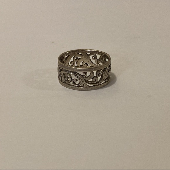 Sterling Silver Filigree Vine Leaf Band Ring Stamped 925 - Vintage. - Picture 4 of 12